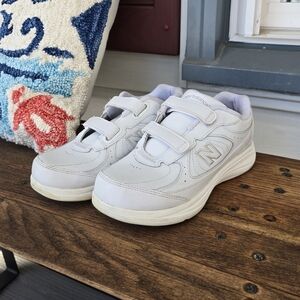 New Balance Walking SL2 Shoe Hook & Loop Womens White Leather Sneakers